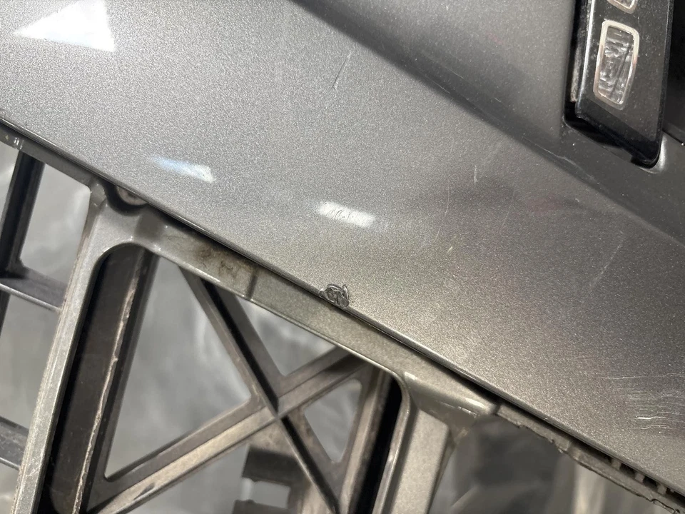 Conjunto de parachoques delantero usado se adapta a: Audi Q7 2015 sin línea S con arandela de faros Foto 2 de 4