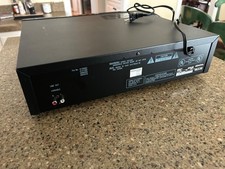 Denon DCM-260 Black 6 Disk storage device Like new with a few scratches