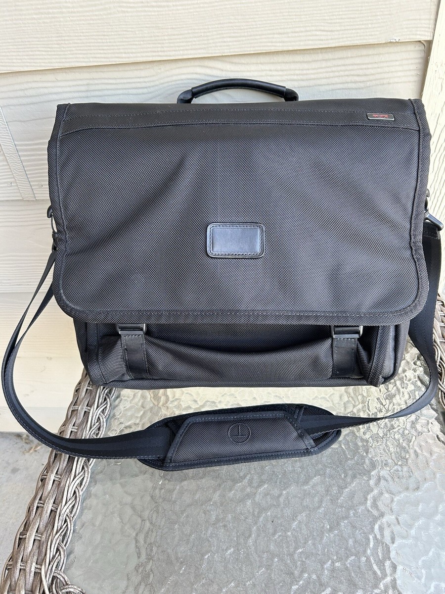 Nice! TUMI (26192DH) Slim Ballistic Nylon Expandable LAPTOP Nice! TUMI (26192DH) Slim Ballistic Nylon Expandable LAPTOP