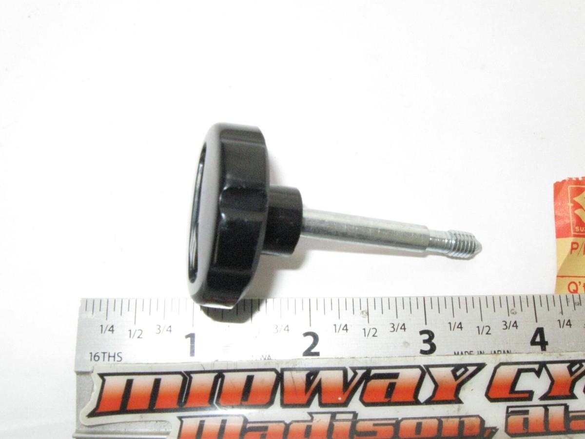 T2kページ SUZUKI 76 77 GT500 TITAN NOS OEM LEFT SIDE COVER KNOB 47230