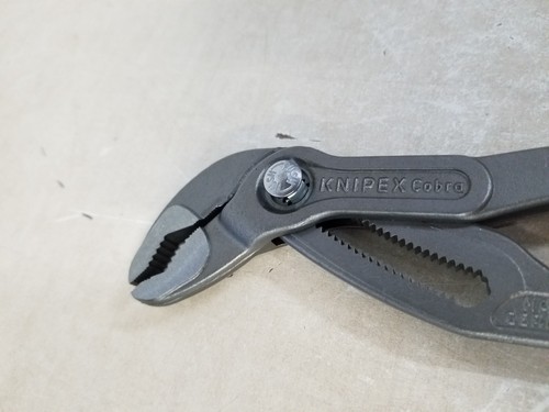 Alicates cobra Knipex 8701250 de 10 pulgadas - Imagen 3 de 5