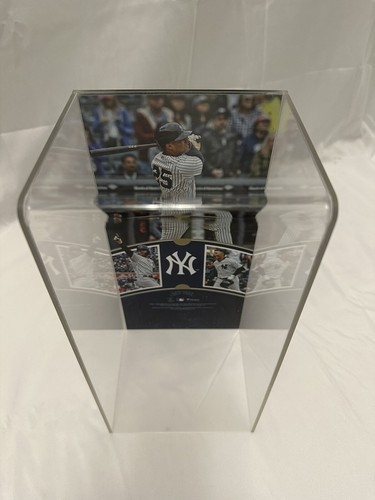 NY Yankees Gleyber Torres Autograhed Baseball With NY Yankee Display Case - Picture 14 of 14