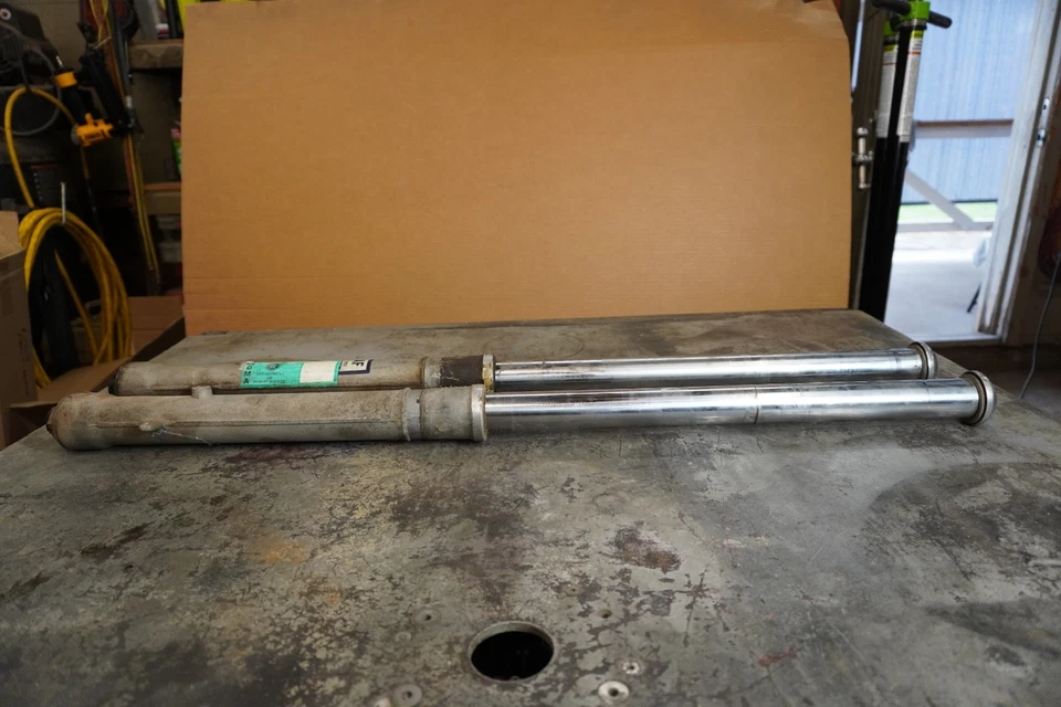 Horquillas delanteras BMW R75/5 1970 OEM usadas. Foto 2 de 4