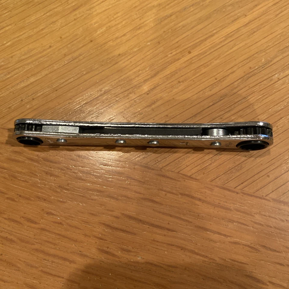 Snap-On NEW R1011C 5/16–11/32" 12-Point SAE 0° Offset Ratcheting Box Wrench - Image 3 of 4