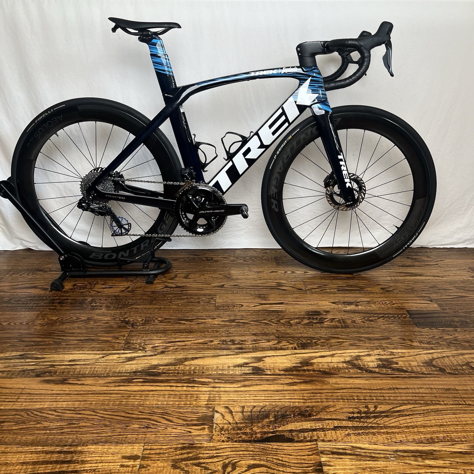 2022/2023 Trek Madone SLR 9 Gen 6 54cm Dura-Ace Di2, Excellent, Carbon