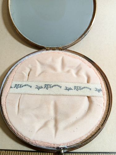 Rex Fifth Avenue Red Enamel Brass Flapjack Powder Vintage Compact Art Deco MCM - Afbeelding 11 van 15