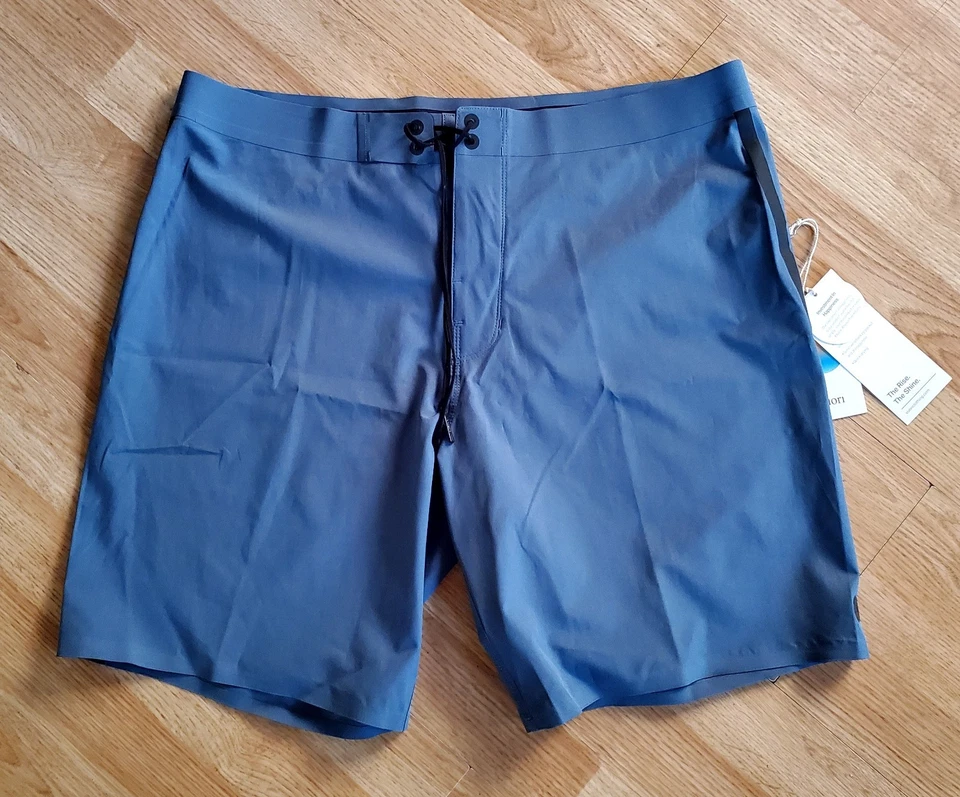 Neu mit Etikett Vuori Herren Knox Boardshorts Größe 34