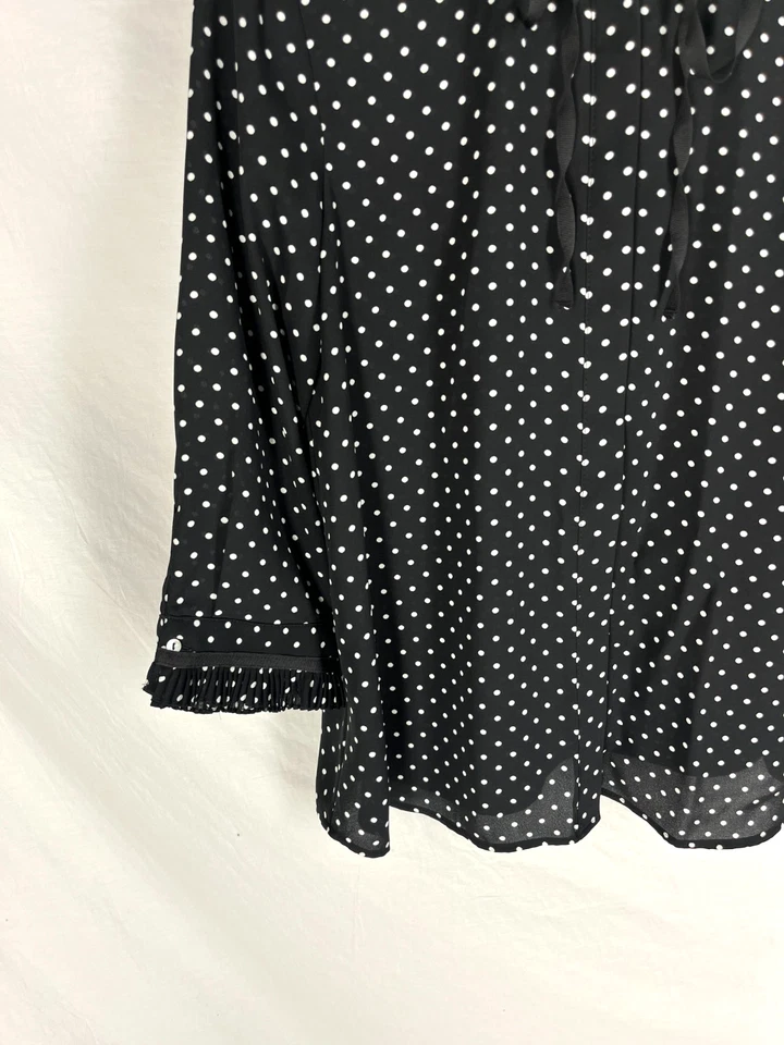 Blusa ZARA BASIC Talla S Cuello Volantes Lunares Negra Abotonada Cuello Corbata Foto 2 de 4