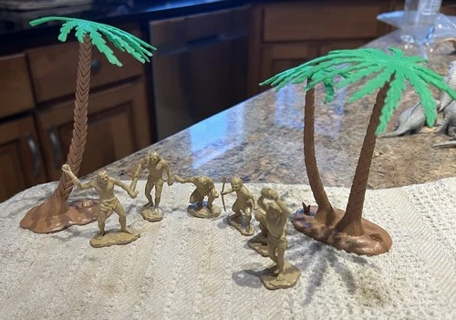 Vintage Marx Prehistoric Times Dinosaur Playset Tan Cavemen & trees 1950's