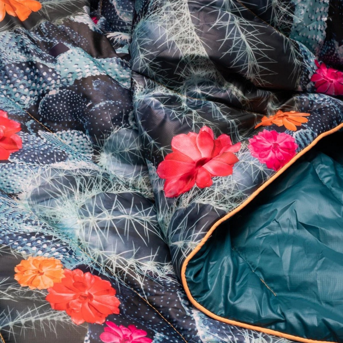 Rumpl Puffy Blanket 新品未使用 Original Puffy Blanket - Valley Dawn | Rumpl Blankets For