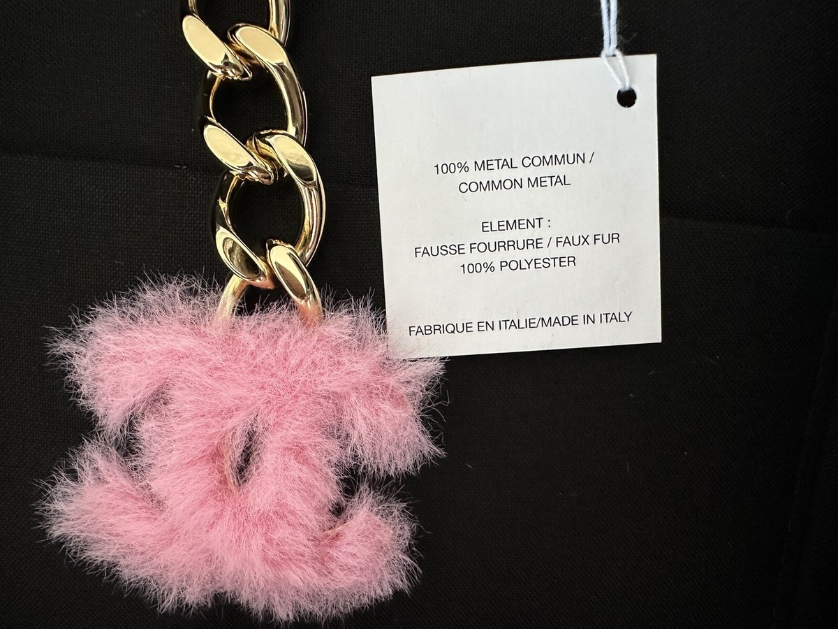 NIB 100%AUTHENTIC Chanel 24C Pink Faux Fur CC Logo Key Rings