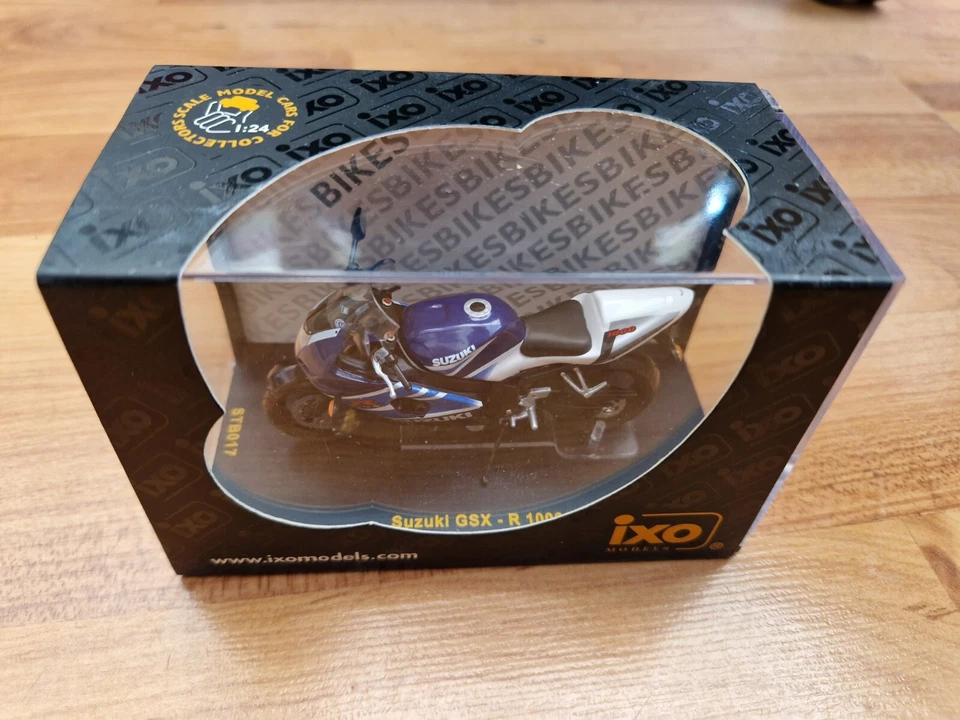 1/24 IXO SUZUKI GSX-R 1000 AZUL MOTO GP MOTO STB017 Foto 2 de 3