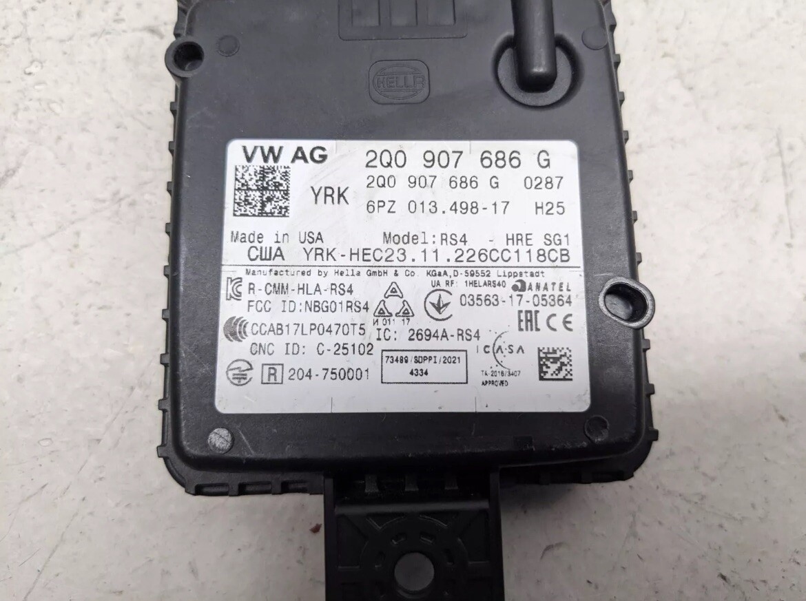 フォルクスワーゲン　フロントレーダーセンサ 不明 新VWゴルフ7.5用フロントレーダーセンサーカバー のパーツ