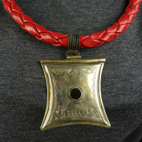 COLLIER EXCLUSIF TOUAREG NIGER COLLIER tcherot RUBAN CUIR ROUGE COLLIER EXCLUSIF  - Photo 1/4