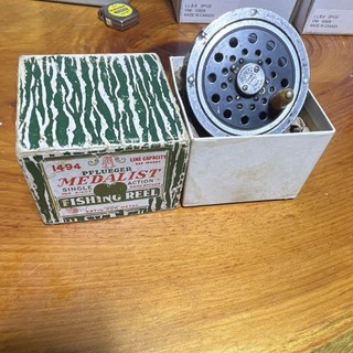 Pflueger Medalist 1494 Vintage Fly Fishing Reel w/ Original Box