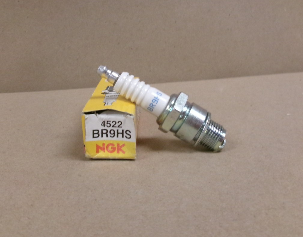 New NGK 4522 BR9HS Spark Plug