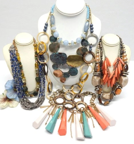 VINTAGE TO NOW FASHION COSTUME JEWELRY NECKLACE LOT ASSORTED TYPES & MATERIALS