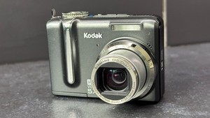 Kodak EasyShare Z1285 12.0MP Digital Camera - Black