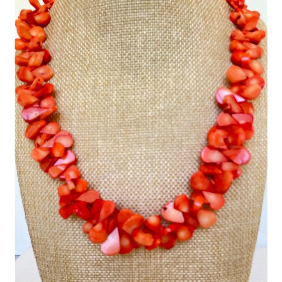 Collar Coral Salmón 24.5" Largo  Foto 2 de 4