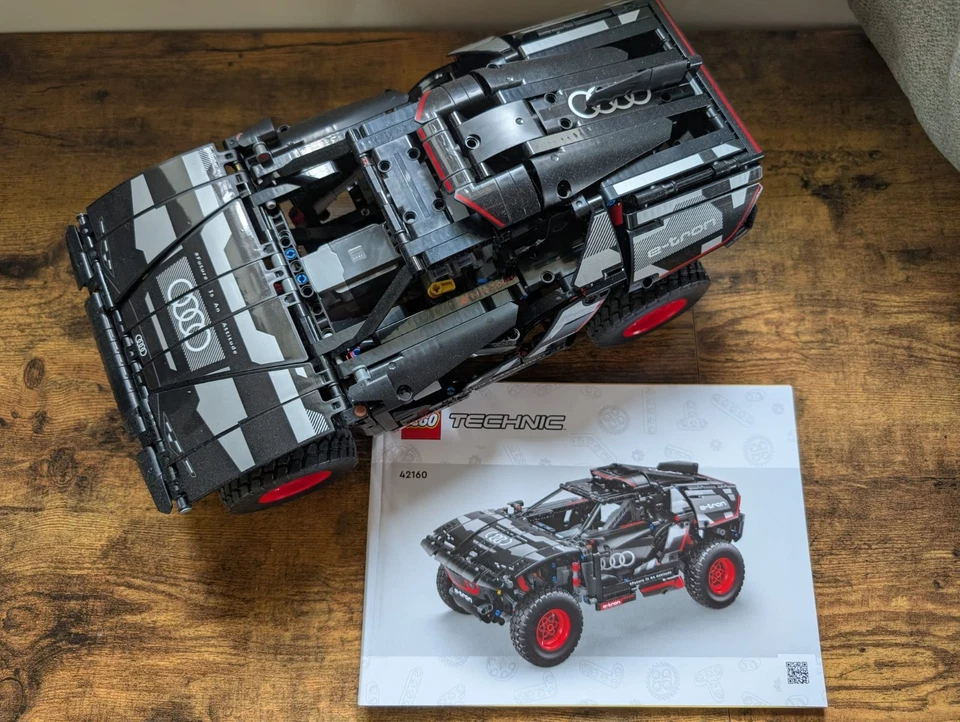 LEGO Technic 42160 Audi RS Q e-tron, photo 1 of 3