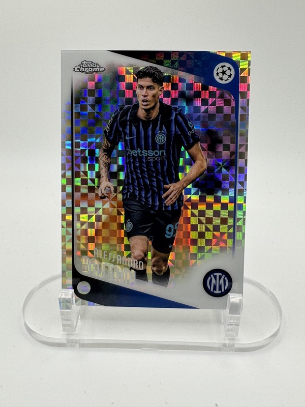 #143 Alessandro Bastoni 2025-26 Topps Chrome - X-Fractor - Inter Milan - Italy