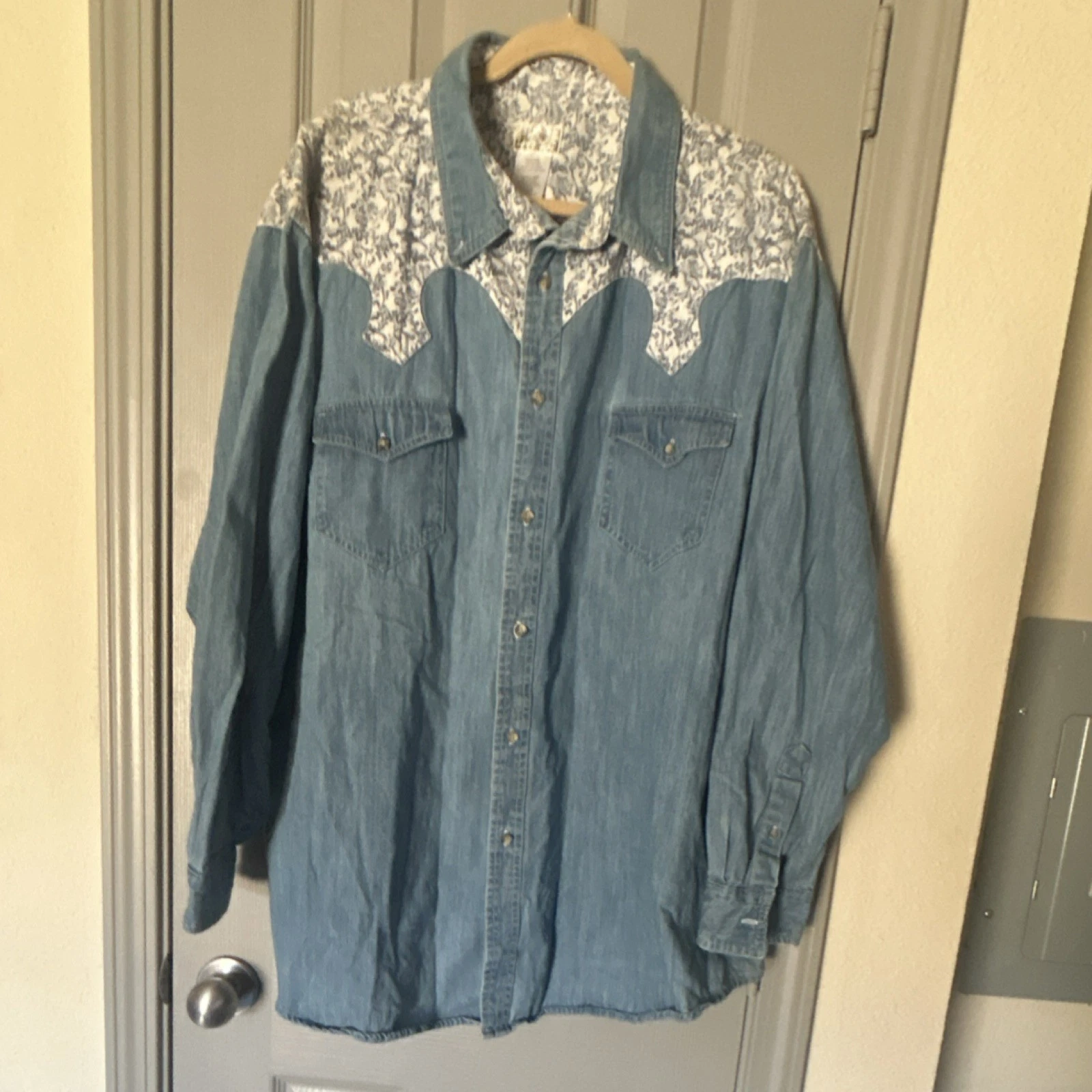 Vintage Shirt Mens Western Denim Floral Yoke Blue White Long Sleeve Pockets 3XL