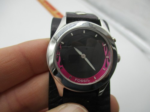 FOSSIL TIC WATCH Women's Wristwatch with Leather Band - Pink Flames - Picture 4 of 8
