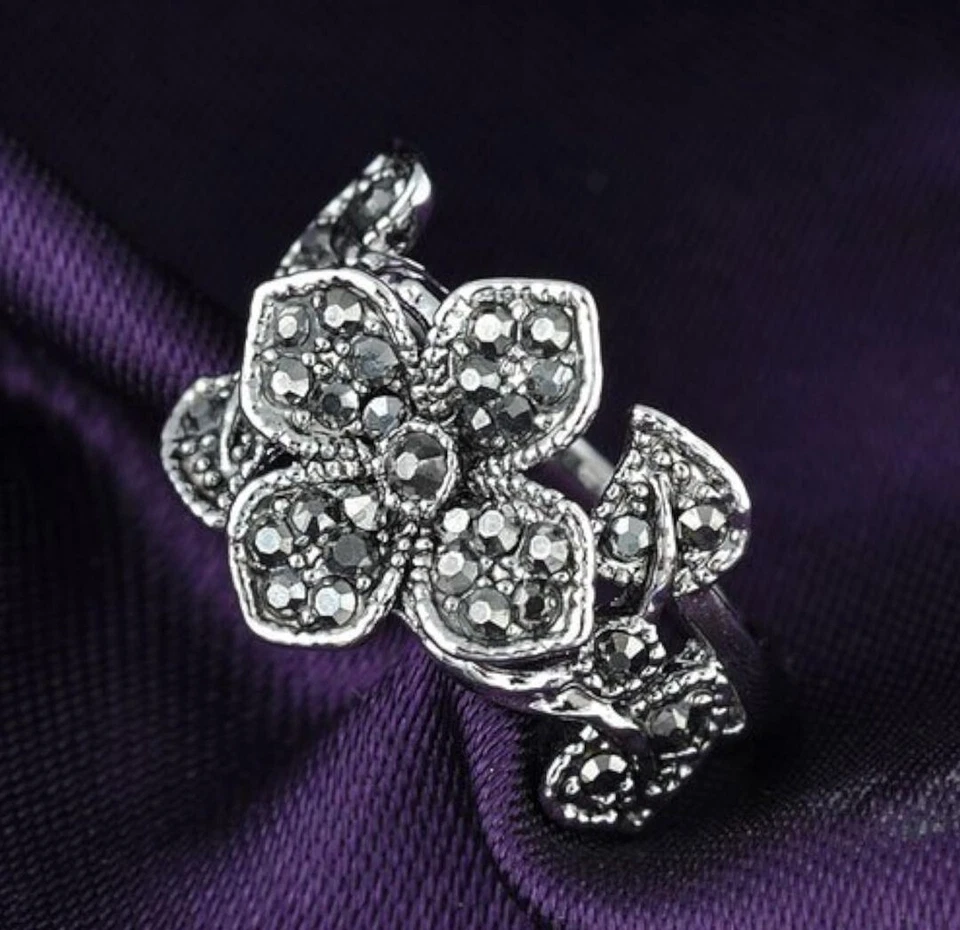 Anillo de marcasita estilo vintage Foto 2 de 4