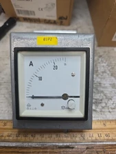 CELSA 0-25A AMPEREMETER USED IN EXCELLENT CONDITION WITH MOUNT BRACKET