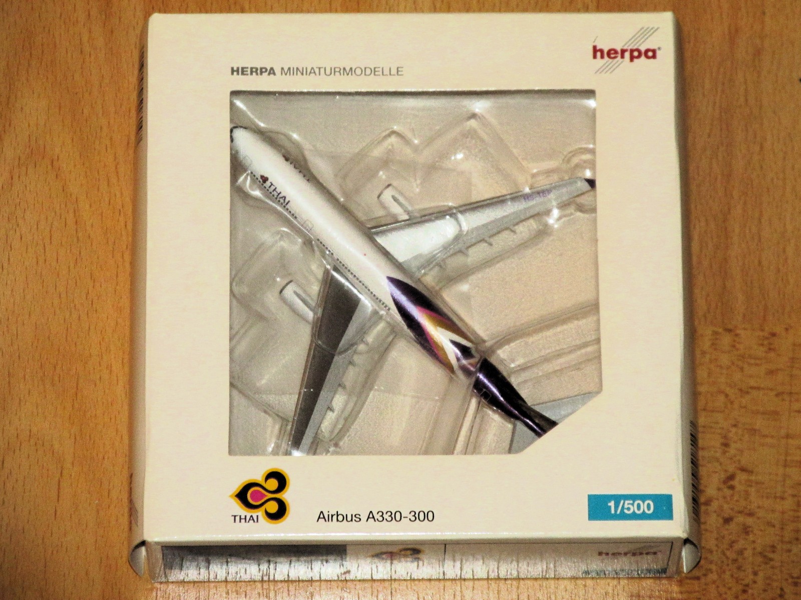 herpa Wings  518147 -Thai Airways - Airbus A330-300 -  1:500 - Neu + ovp