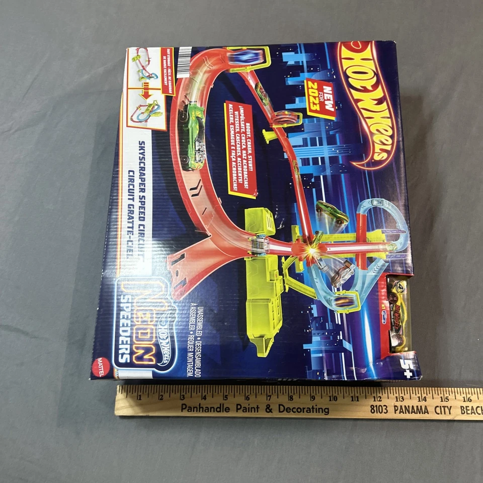Hot Wheels Race Track Neon Speeders Skyscraper Speed Circuit Motorized Booster - Image 2 of 4
