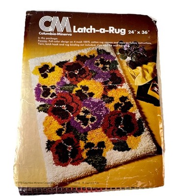 Vintage 1975 Columbia Minerva Floral Latch-a-Rug Kit 24  X 36  NOS Wall Hanging