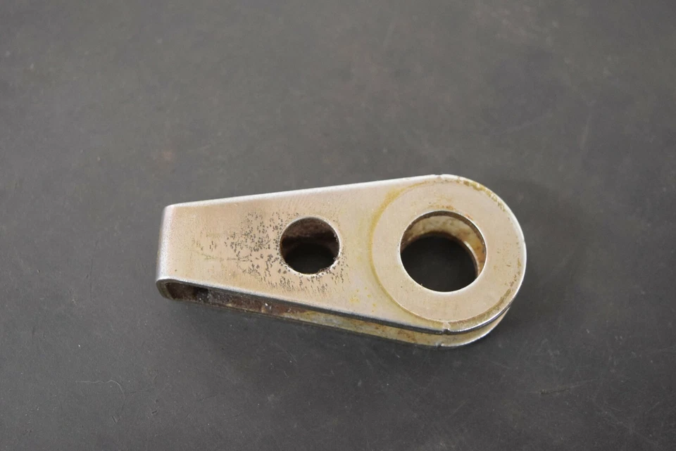 HONDA CB350F CB400F CJ360T CB360T CM400 BASCULANTE RUEDA TRASERA EJE CADENA AJUSTADOR Foto 3 de 4