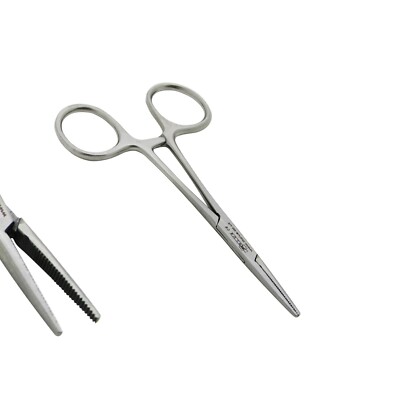 Ago, Forcipe E Pinzette Della Tenuta Della Mano Del Chirurgo Fotografia - Foto 11