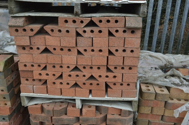 SPECIAL BRICKS - - plinth headers SPECIAL BRICKS - - plinth headers