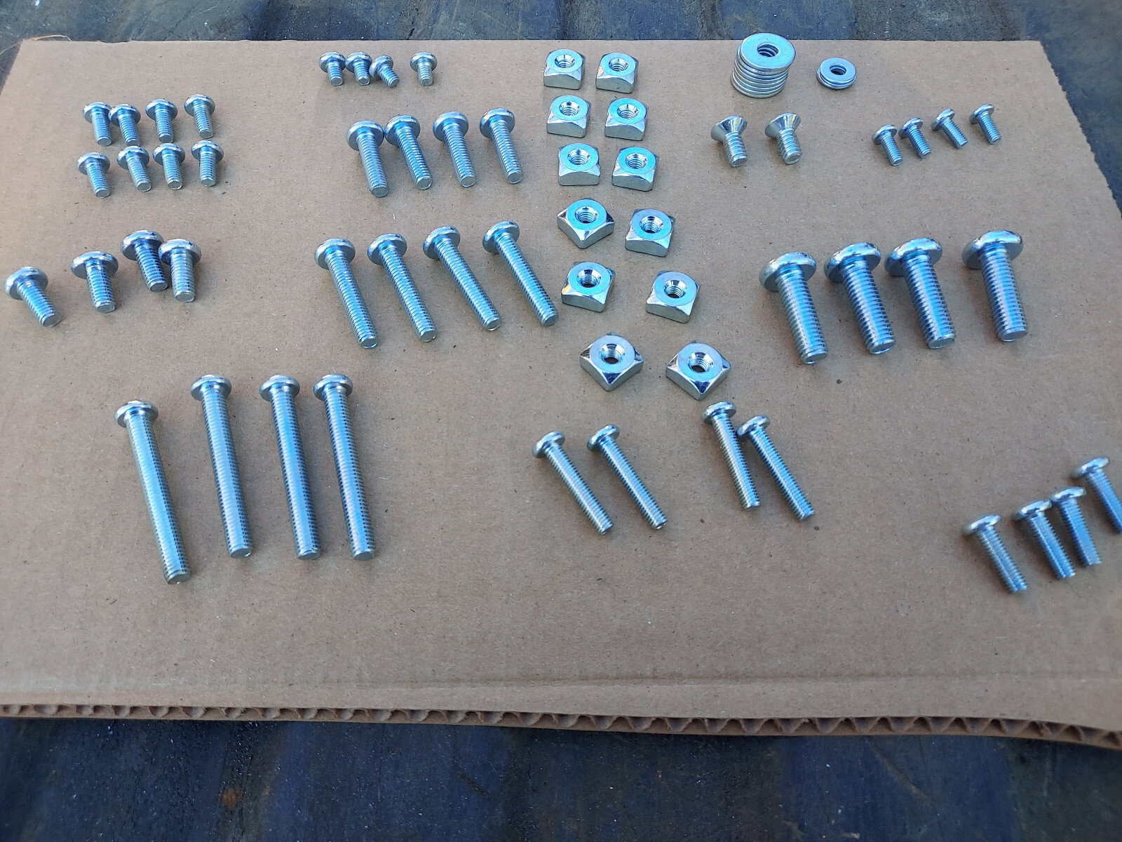 22QQ55 ASSORTED METRIC HARDWARE FROM TV MOUNT KIT M4 M8 SCREWS ET AL