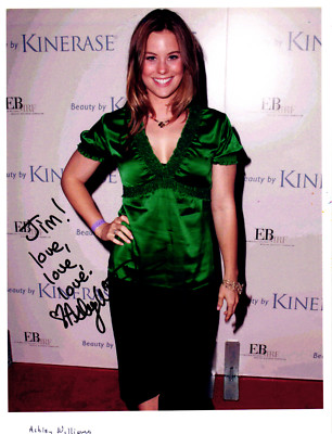 Ashley Williams Signed Photo 8.5x11 TTM How I Met Your Mother Good