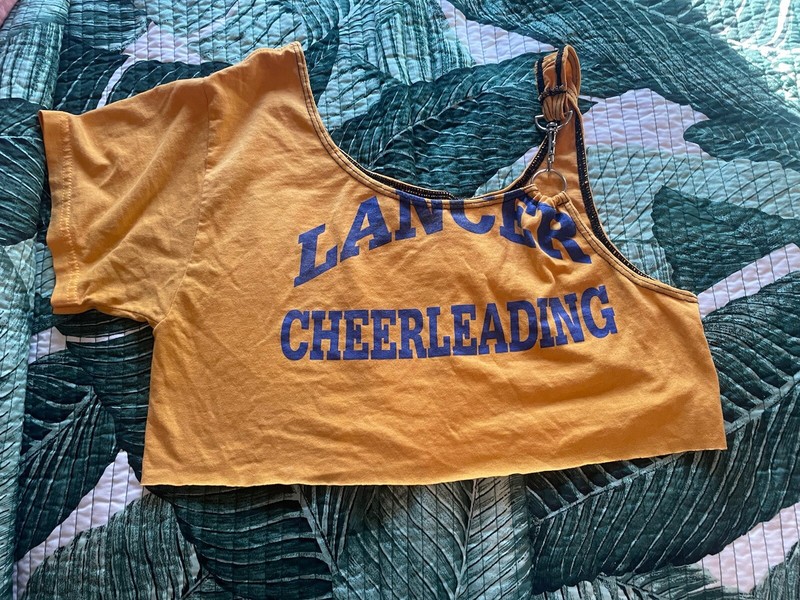 BRAND NEW LF FURST OF A KIND CROP TOP ONSIZE