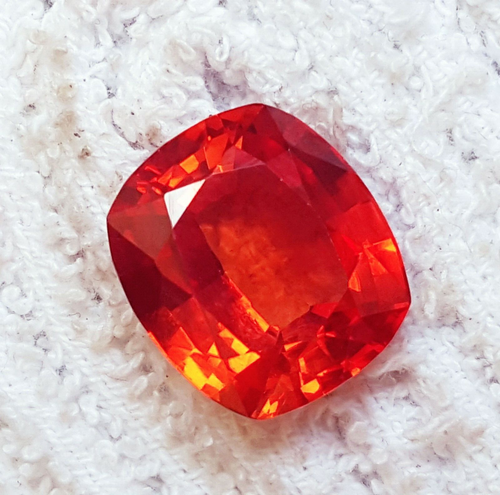 Spinelle Orange Naturel 55 Carats - Gemme Certifiée AA Grade, Forme Poire, Sri Lanka - YV201