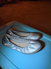 womans silver flats