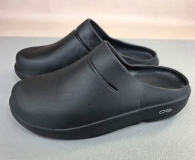 OOFOS OOcloog Casual Slip On Recovery Unisex Black Clogs Women's Size 6