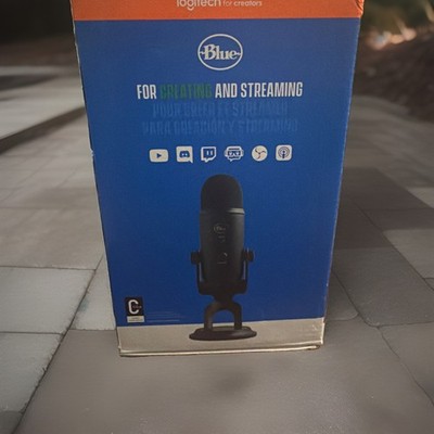 Logitech for Creators Blue Yeti USB Microphone Gaming, Streaming