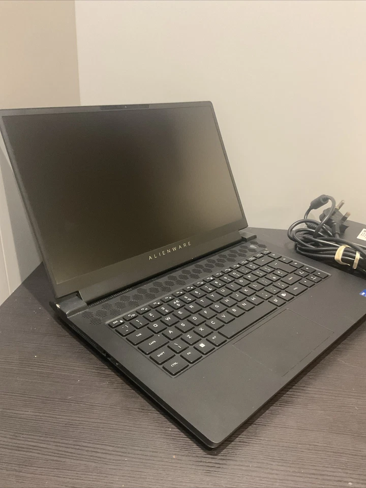 Alienware M15 R7 - Core i7-12700H - 16GB - 1TB - RtX3070 Ti - Motherboard Fault - Image 3 of 4