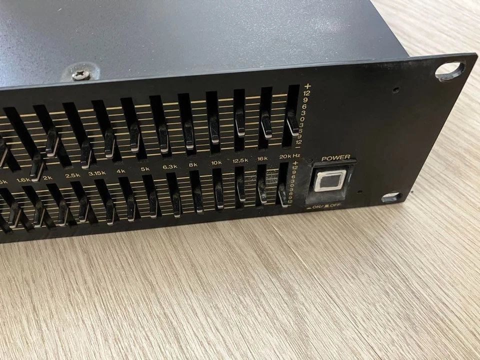 YAMAHA Q2031B 2channel 31band Graphic Equalizer Operation Confirmed From Japan - Image 2 of 4