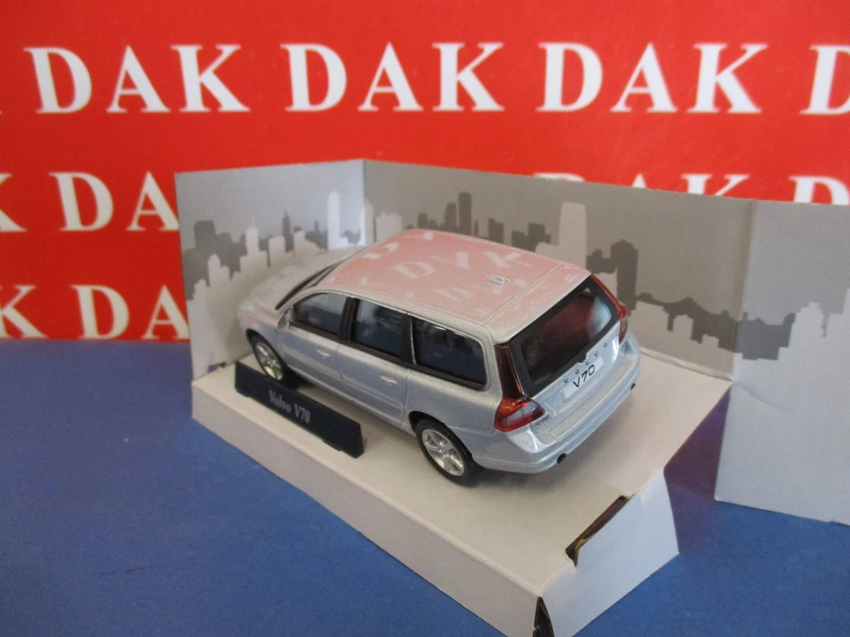 Die cast 1/43 Modellino Auto Volvo V70 Silver 2009 by Cararama - Immagine 3 di 4