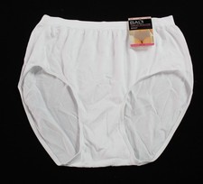 Bali Women's Tagless Comfort Revolution Seamless Brief NN7 White 10/11 NWT