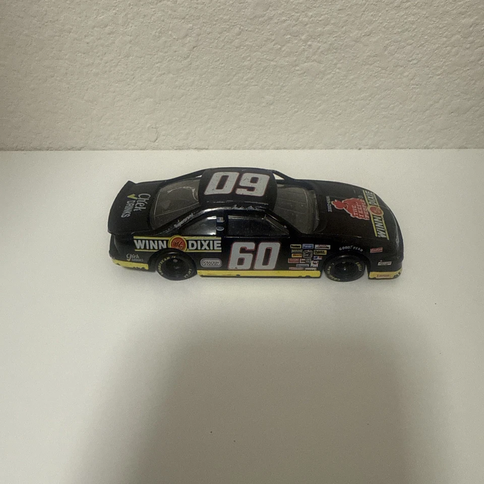 NASCAR Diecast Car #60 Winn Dixie Thunderbird 1991 Foto 3 de 4
