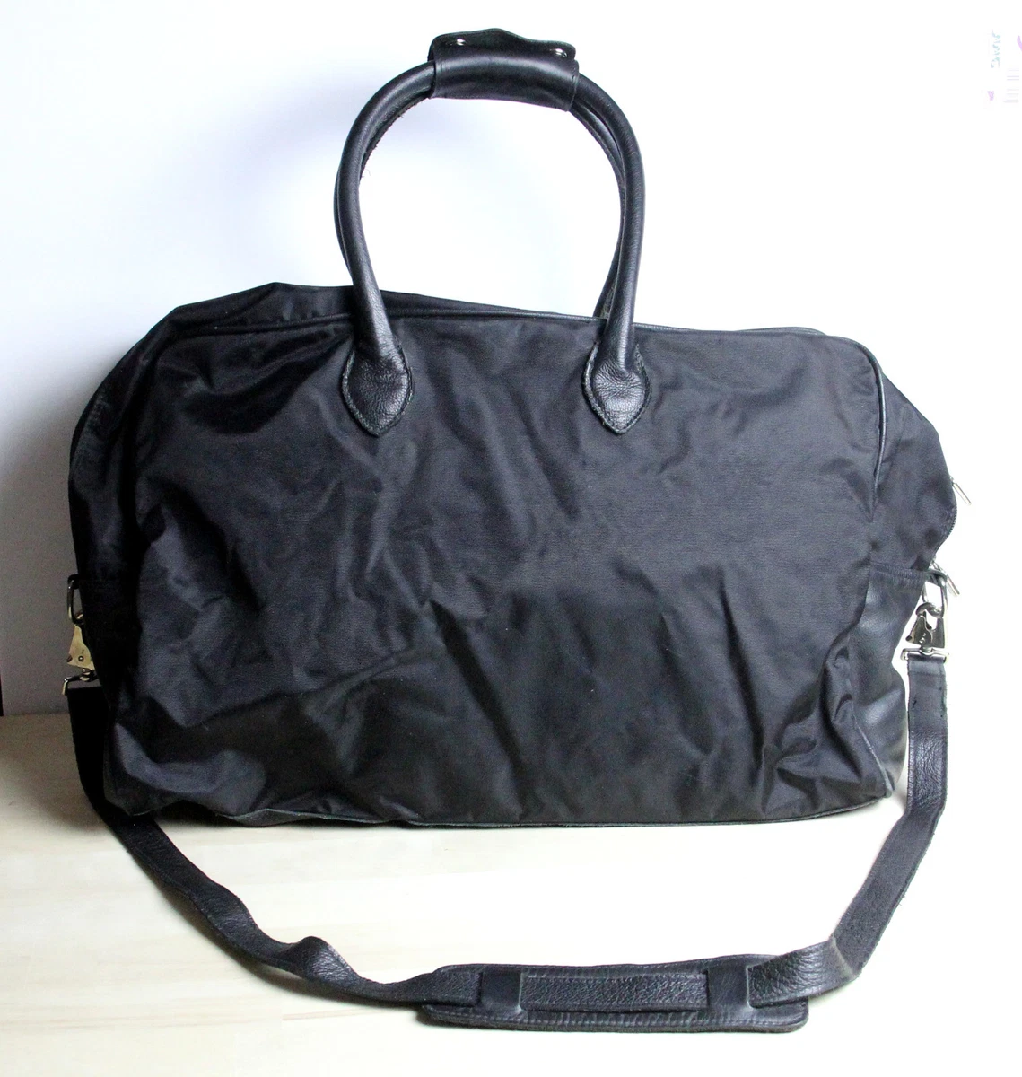 ROOTS Canada Duffle Gym Carry On Travel Bag Black Nylon Leather Trim