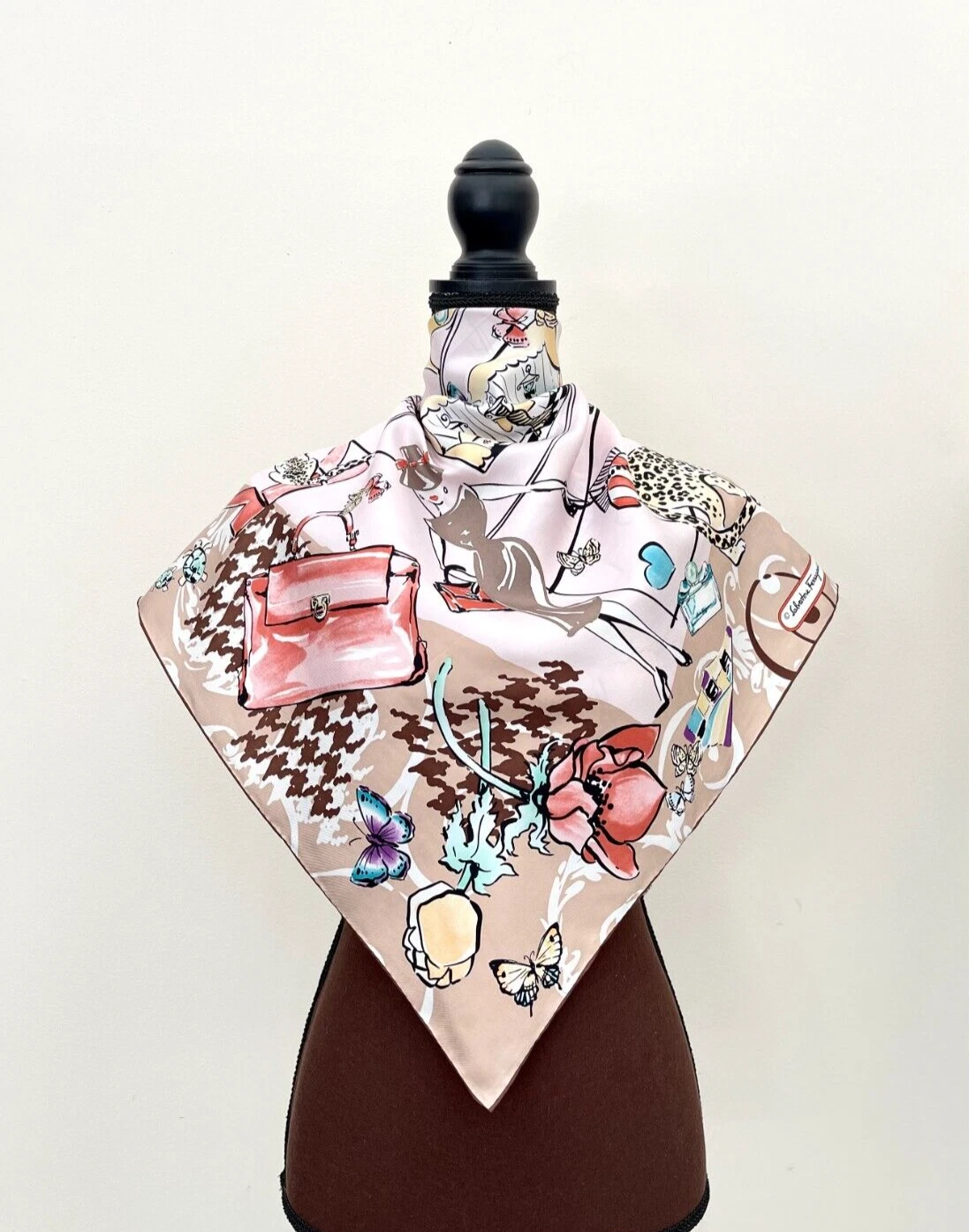 New Salvatore Ferragamo Scarf Icons Beauty Animal Floral Beige Silk Wrap