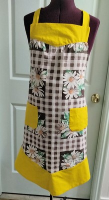 Woman's Handmade Apron-Daisies-Yellow